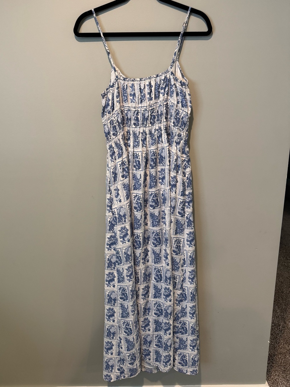 Abercrombie and Fitch Flowy Maxi Dress - Picture 3 of 3